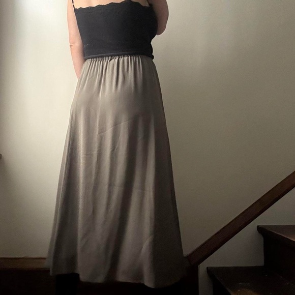 Eileen Fisher grey silk midi skirt - Picture 4 of 8